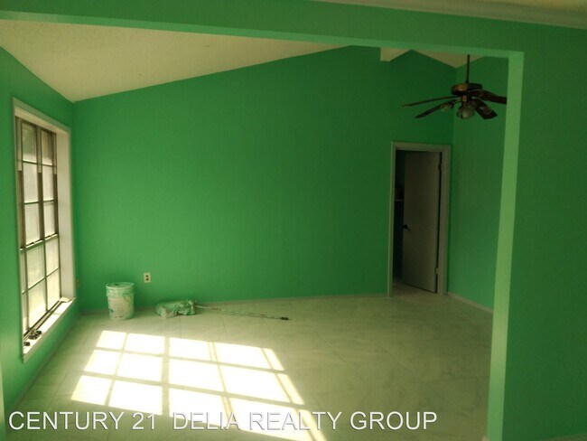 Building Photo - 3 br, 2 bath House - 124 AZALEA