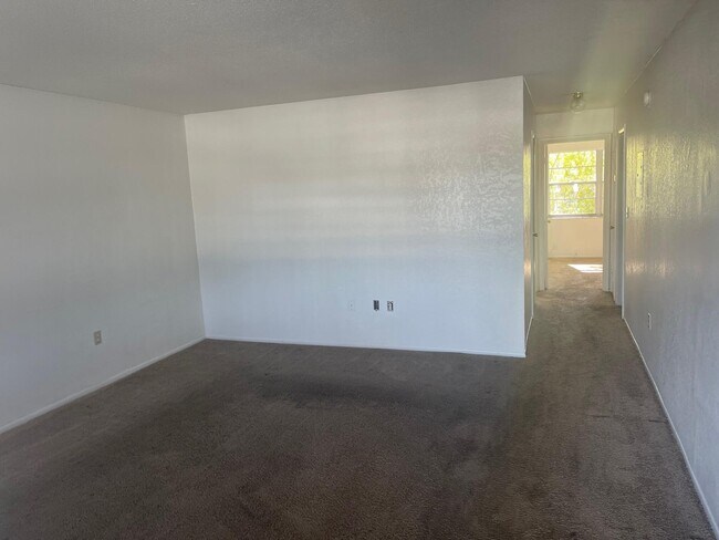 Building Photo - 2170 Knox McRae Dr