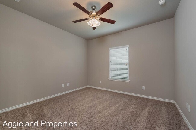Building Photo - 5 br, 5.5 bath House - 3420 Papa Bear