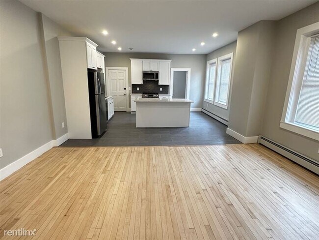 Foto del edificio - Brand New Construction for Working Pros ON...