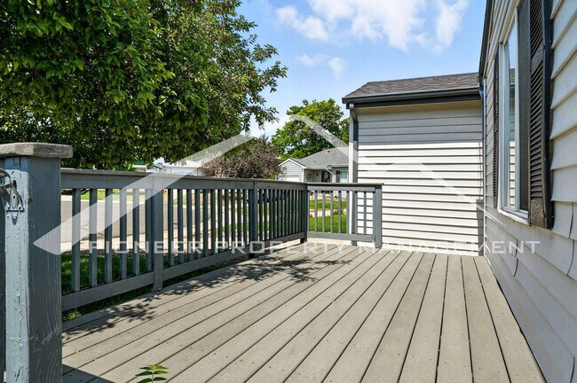 Foto del edificio - Spacious Home with Washer/Dryer and Storag...