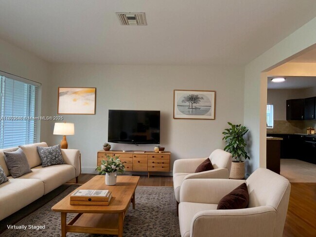 Foto del edificio - 6351 SW 26th St