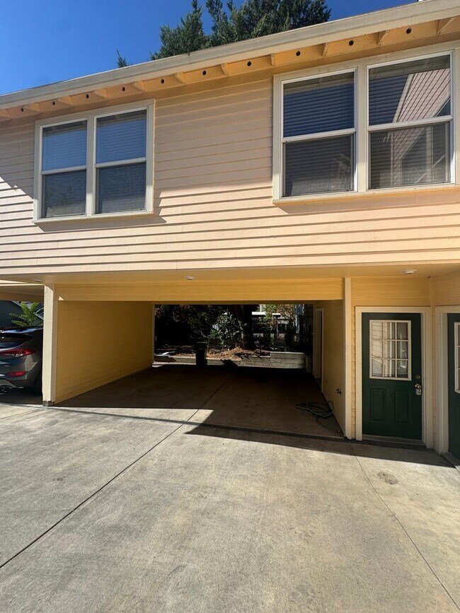 Foto del edificio - Downtown Grass Valley 2 Bed/1 Bath with Ta...