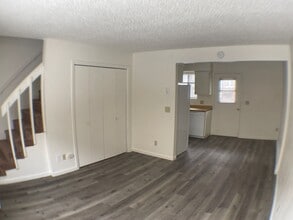 Building Photo - 2110 N East St