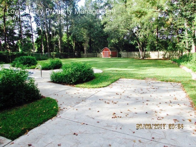 Building Photo - 110 Aylesbury Rd