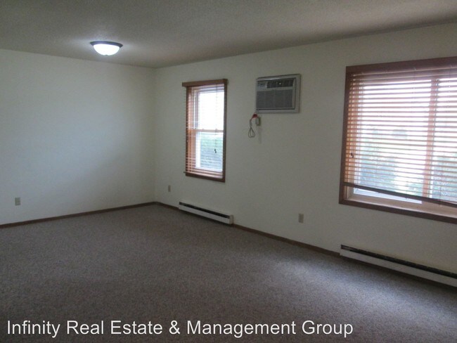 Foto del edificio - 1590-8-1/2 8 1/2 St SE