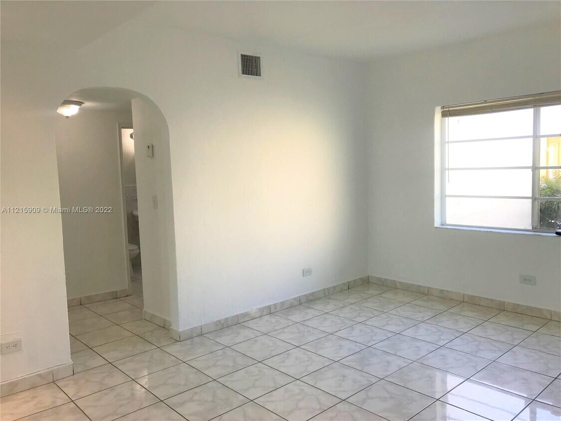 Foto principal - 1330 SW 6th St