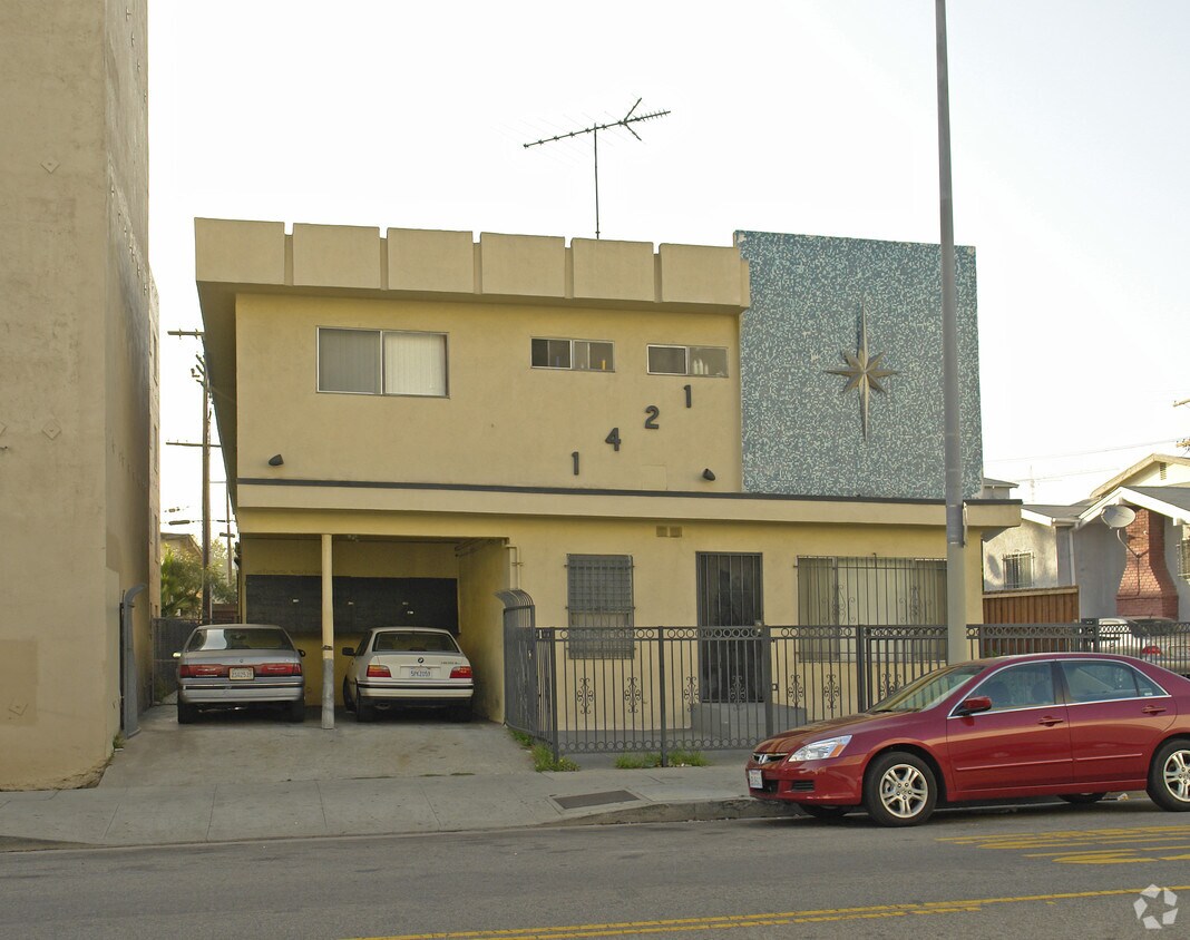 Building Photo - 1421 NE Bronson Ave