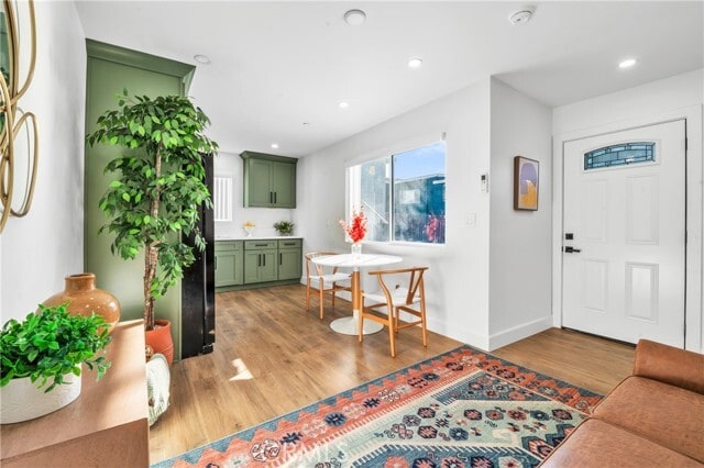 Foto del edificio - 4915 Lincoln Ave