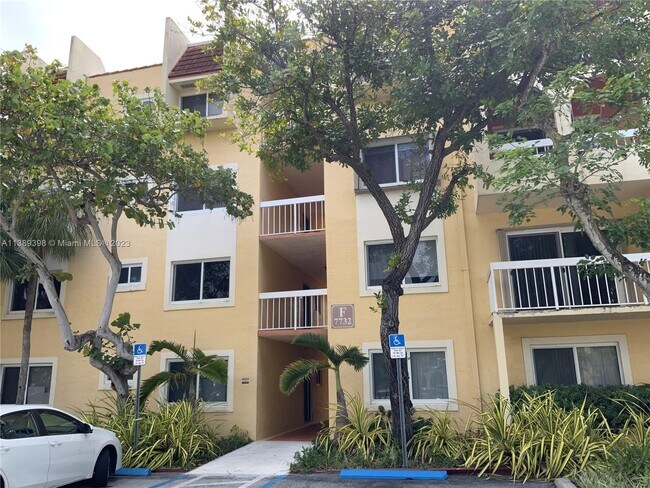 Building Photo - 7732 Camino Real