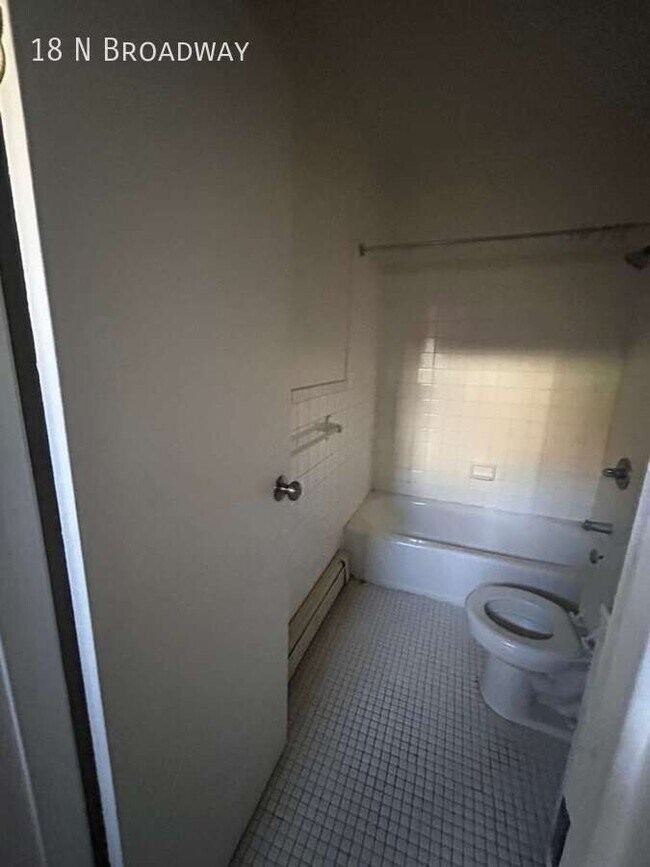 Photo - 18 N Broadway- Apartment