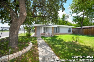 Foto del edificio - 4935 Eldridge Ave