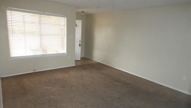 Building Photo - 605 SW 45th St