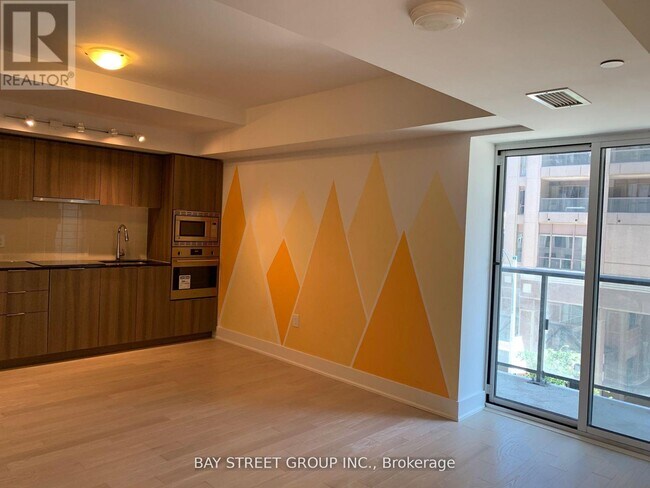 Photo du bâtiment - 955 Bay St.