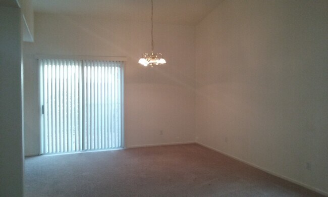 Foto del edificio - ***NOW PENDING! Cozy 3Bdm 2.5bth in Northw...