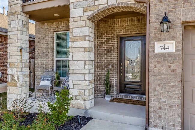 Foto del edificio - 744 Blue Oak Blvd