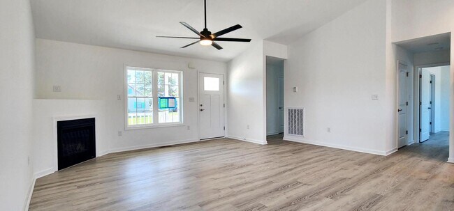 Building Photo - 3600 Navigator Dr