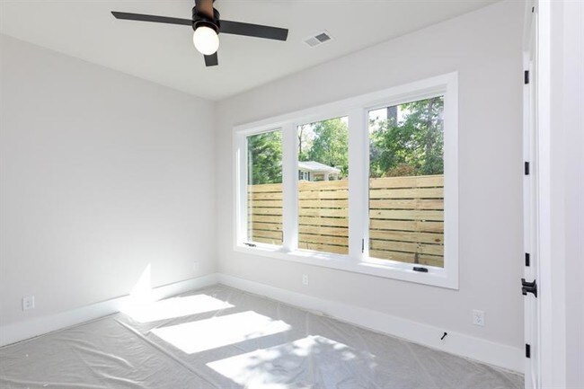 Building Photo - 4005 Hazel Nut Ln