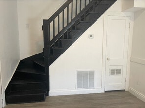 Building Photo - 17104 Wentworth Ave Building Photo - 17104 Wentworth Ave