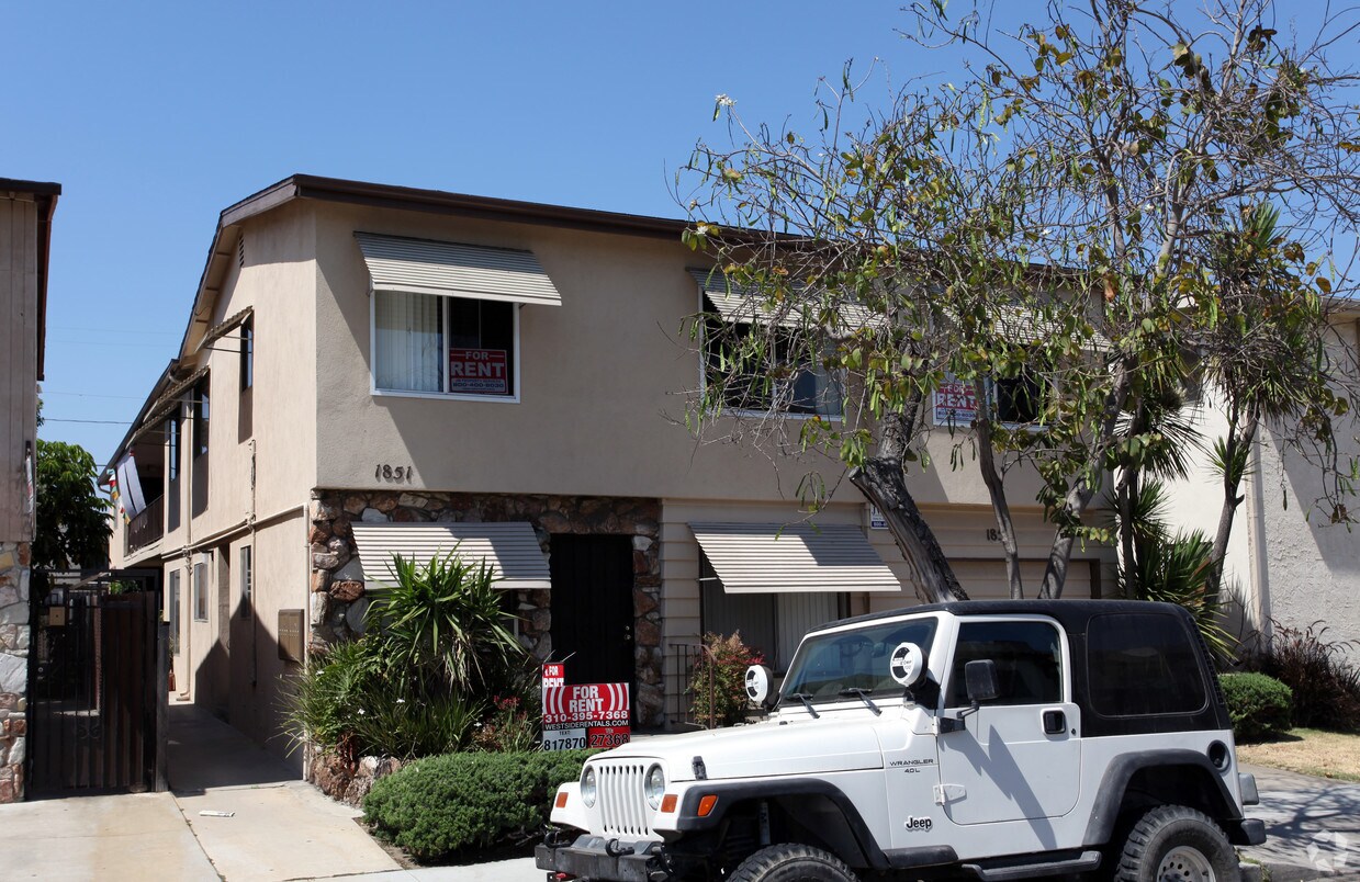Building Photo - 1851 E Florida St