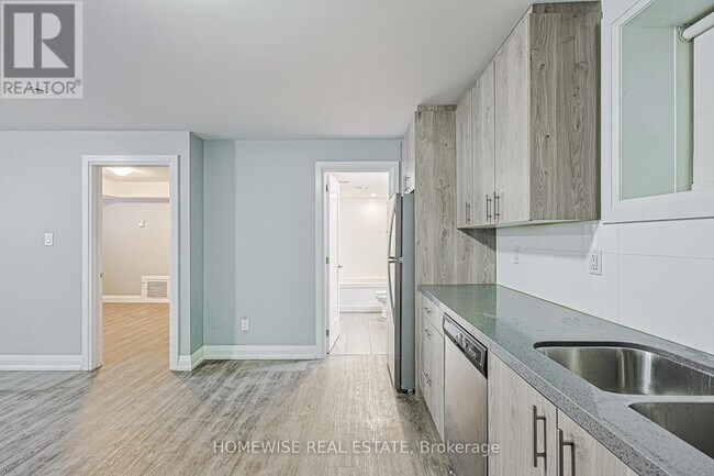 Building Photo - 814 Glencairn Ave