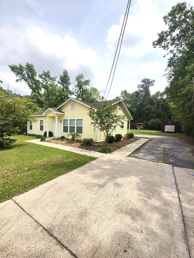Building Photo - 407 TX-421