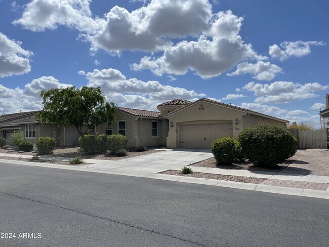 Foto del edificio - 9037 W Orchid Ln