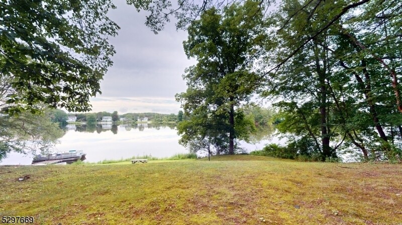 Foto principal - 368 Lake Shore S