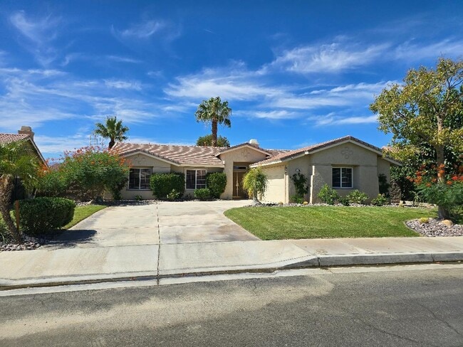 Foto del edificio - 45705-45705 Coldbrook Ln