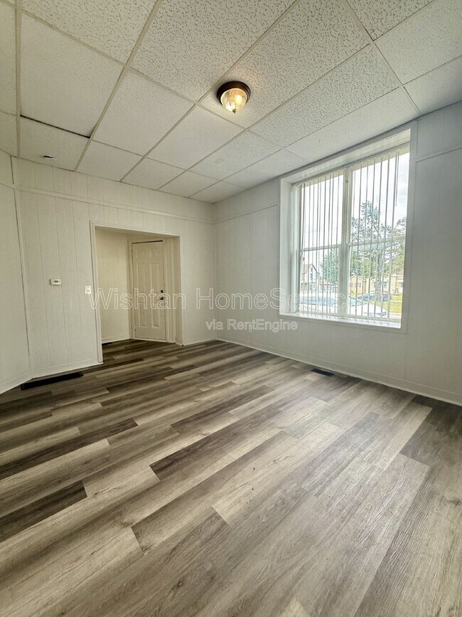 Foto del edificio - 636 Payson Ave