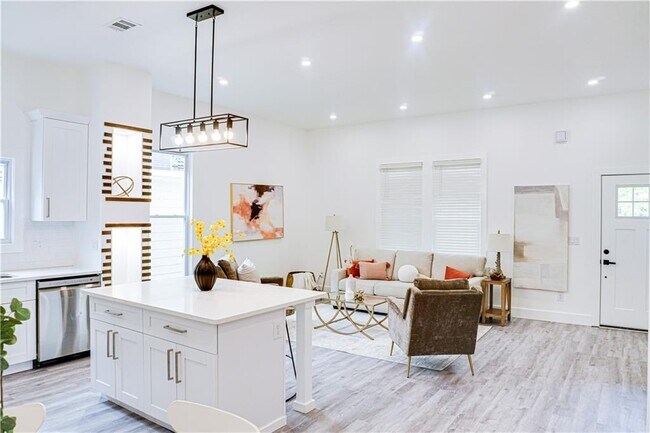 Foto del edificio - 1166 McDaniel St SW