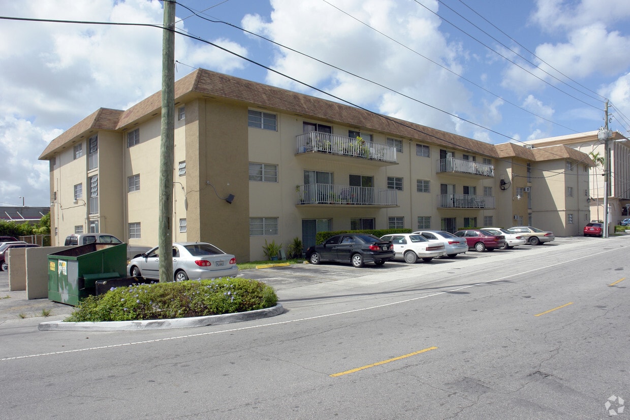 West Land Apts - West Land Apartments