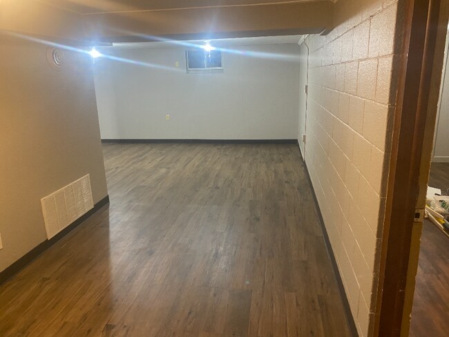 Foto del edificio - 129 Kingsbury Ave