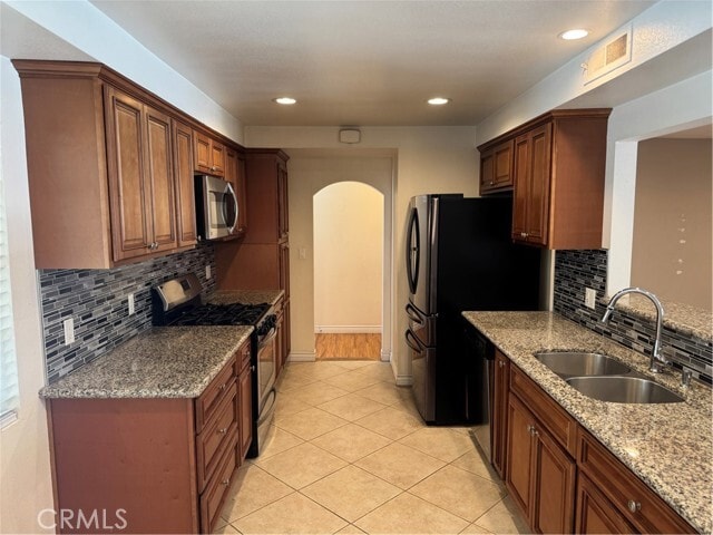 Building Photo - 2437 Fordham Dr