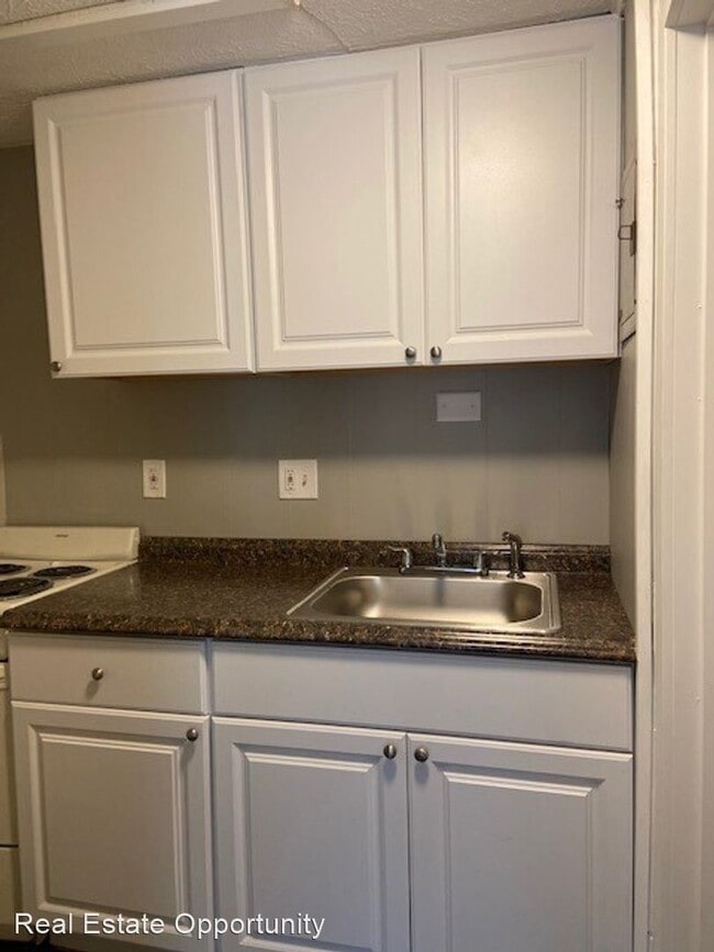 Building Photo - 5451-5471 Red Bird Ct