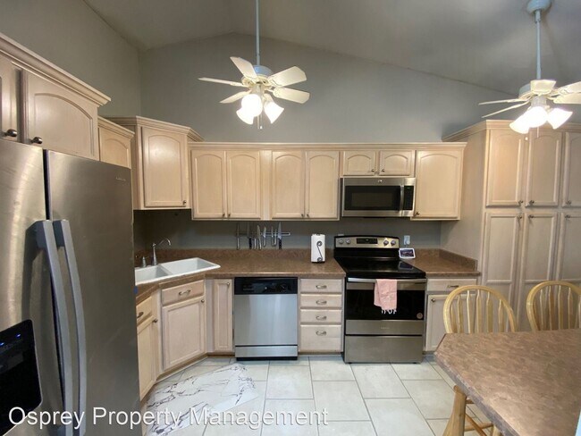 Building Photo - 3 br, 2 bath House - 809 Dora Court
