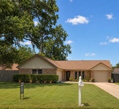 Building Photo - 9711 Cantertrot Dr