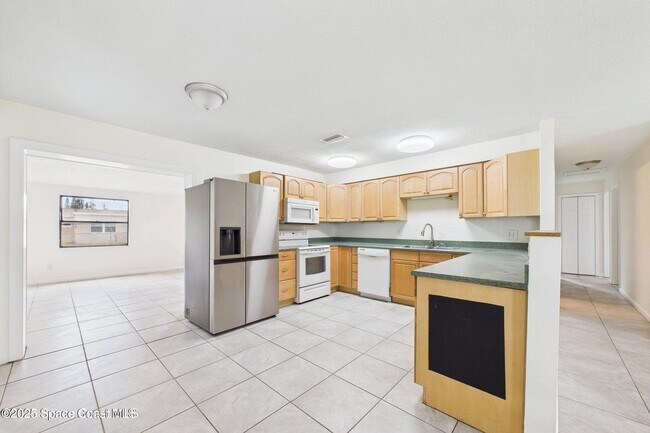 Foto del edificio - 4339 Plompton Dr