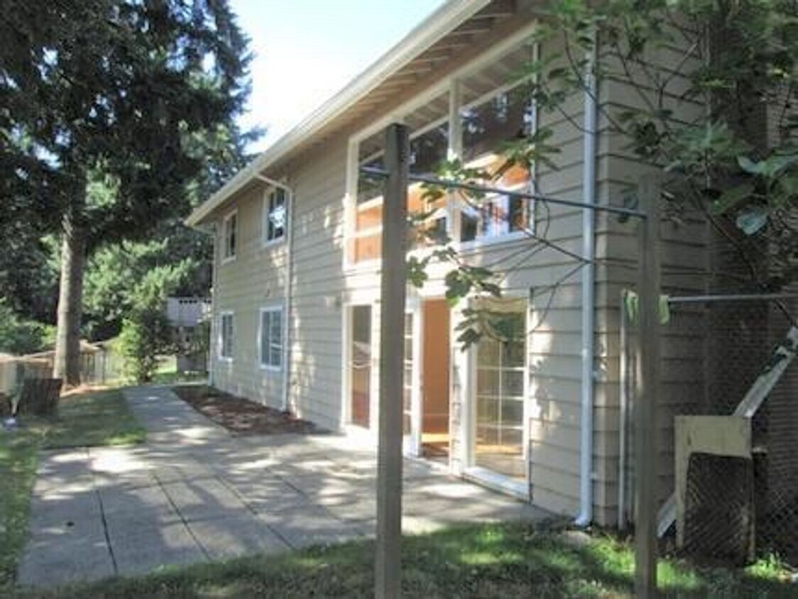 157th Ave SE (533) - 157th Ave SE (533)