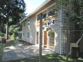 Building Photo - 157th Ave SE (533)