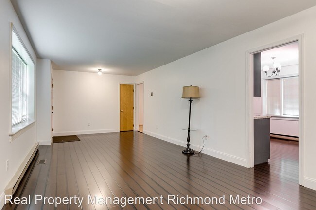 Building Photo - 3 br, 1.5 bath House - 10221 Sauna Drive