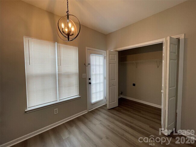 Building Photo - 3129 Nevin Pl Dr