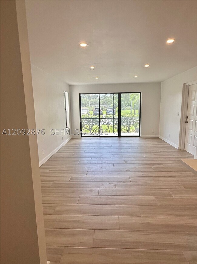Foto del edificio - 1116 Green Pine Blvd