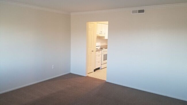 Building Photo - Washer and Dryer in unit!