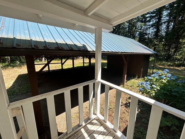 Building Photo - 2 Bedroom, 1.5 Bathroom Mobile Home in Eve...