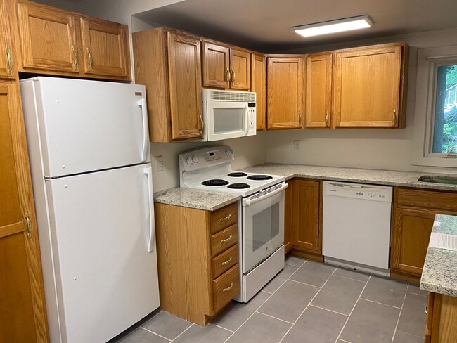 Foto del edificio - 4 Bedroom Home Just Off Cornell Campus
