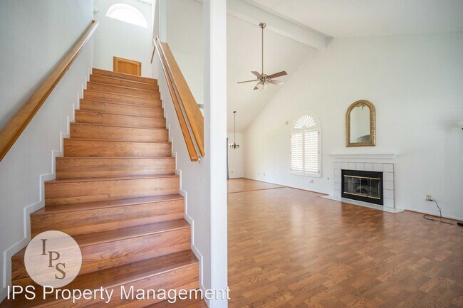 Foto del edificio - 3 br, 2 bath House - 1373 E Richmond Ave