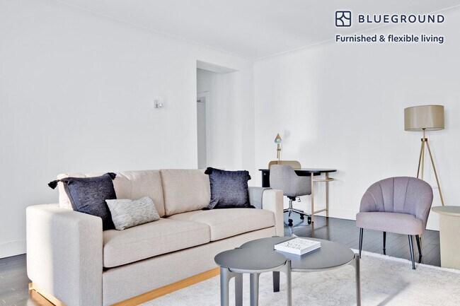 Foto del edificio - 15 W 55th St