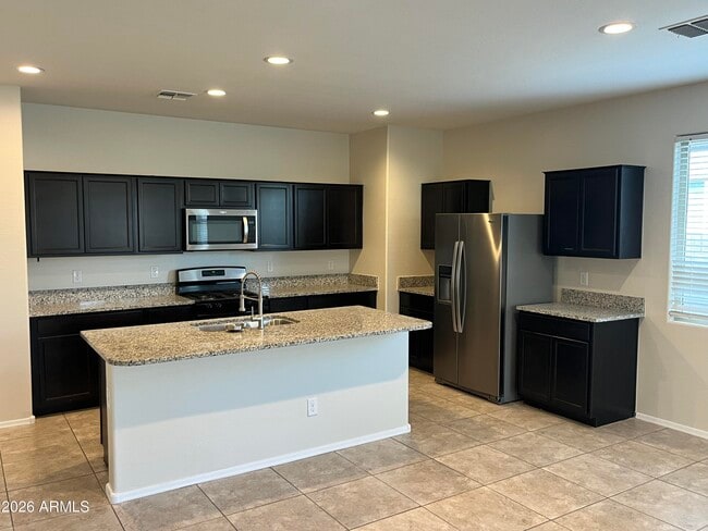 Foto del edificio - 30990 W Mulberry Dr