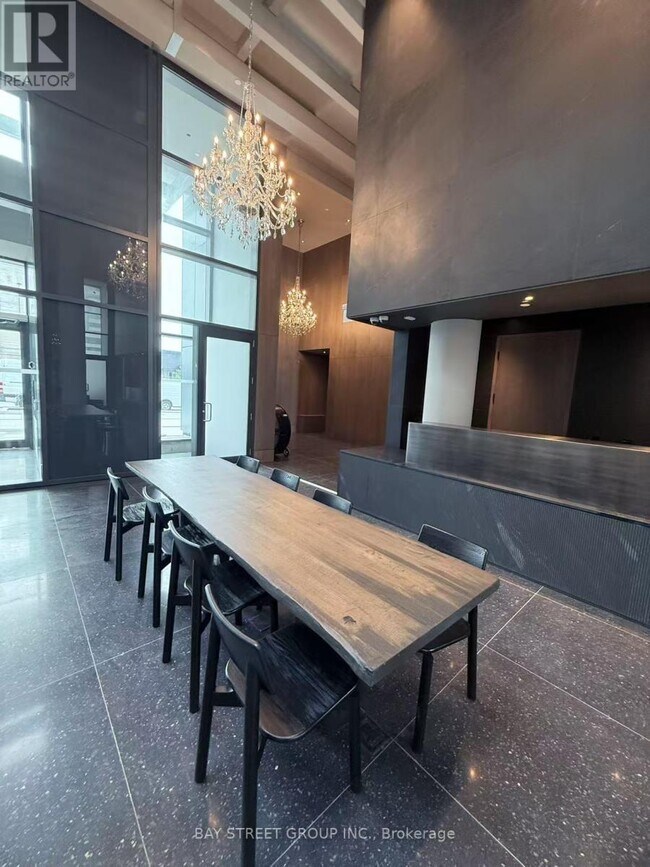 Photo du bâtiment - 28 Interchange Wy